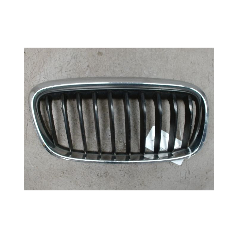 GRILLE CALANDRE DROIT B.M.W. SERIE 2