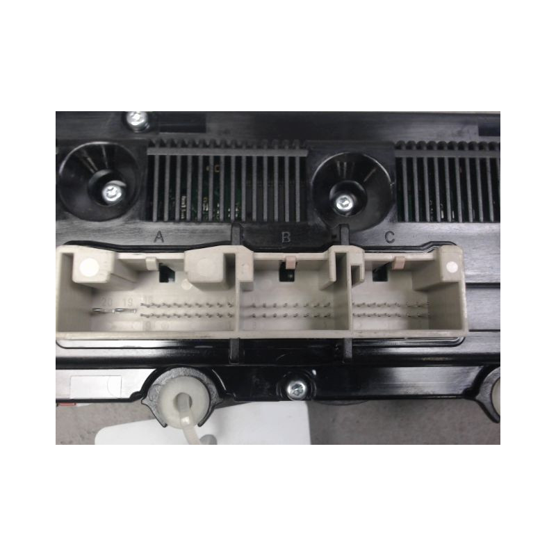 COMMANDE DE CHAUFFAGE VOLKSWAGEN PASSAT 2005-