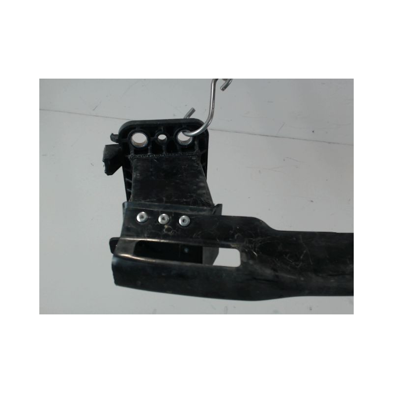 TRAVERSE INFERIEURE ARMATURE AVANT FIAT 500