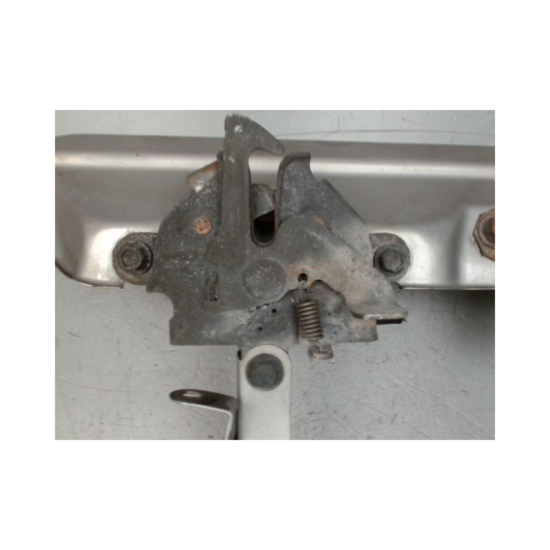 TRAVERSE SUPERIEURE ARMATURE AVANT TOYOTA YARIS 2003-