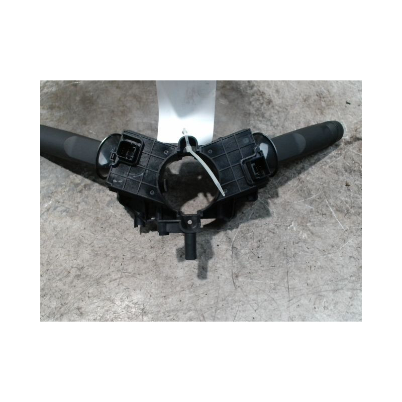 BLOC COMMODOS OPEL CORSA 2010-