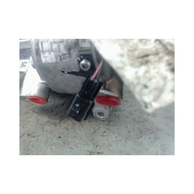 COMPRESSEUR AIR CONDITIONNE DACIA SANDERO 2008-