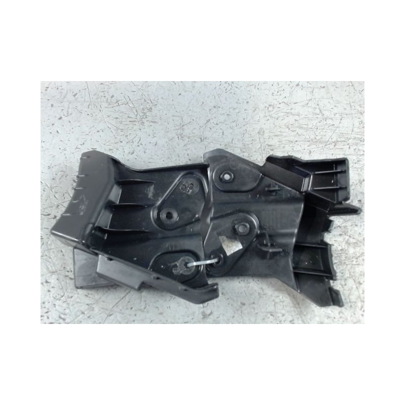 SUPPORT CENTRAL PARE-CHOC ARRIERE  DACIA SANDERO 2008-