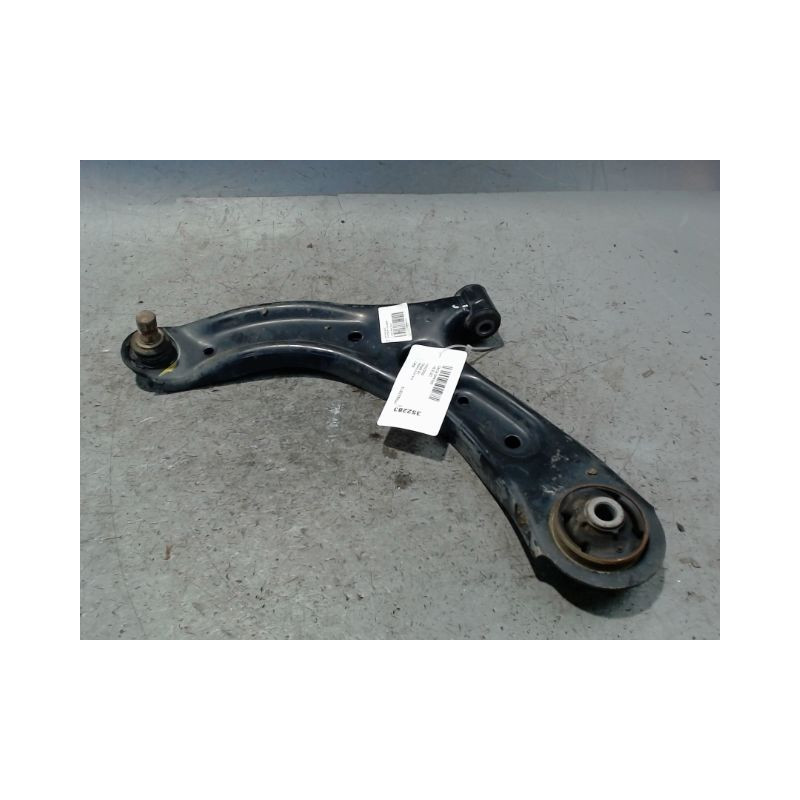 TRIANGLE INFERIEUR AVANT GAUCHE DACIA SPRING