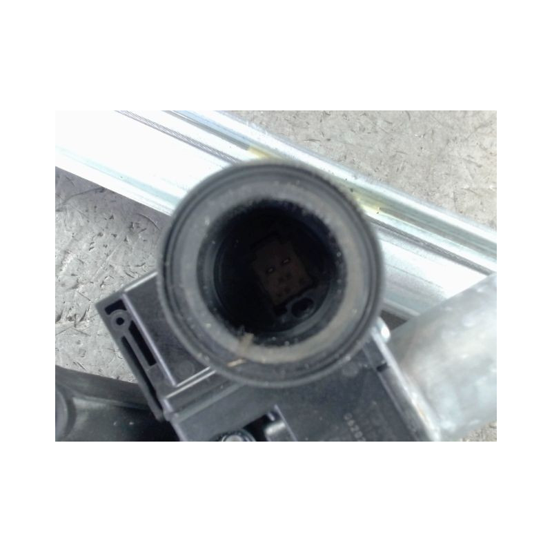 MECANISME+MOTEUR LEVE-GLACE AVANT DROIT TOYOTA YARIS
