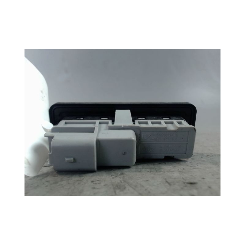 ACTIONNEUR SERRURE HAYON  DACIA DUSTER 2010-