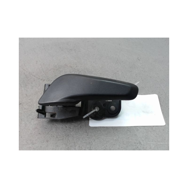POIGNEE INTERIEURE PORTE AVANT DROIT IVECO 35C13