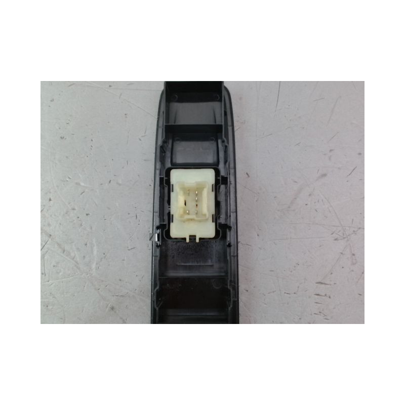 COMMANDE LEVE-GLACE PORTE AVD DACIA SANDERO 2008-