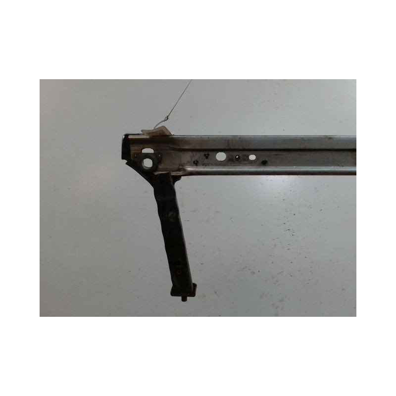 TRAVERSE INFERIEURE ARMATURE AVANT RENAULT MEGANE