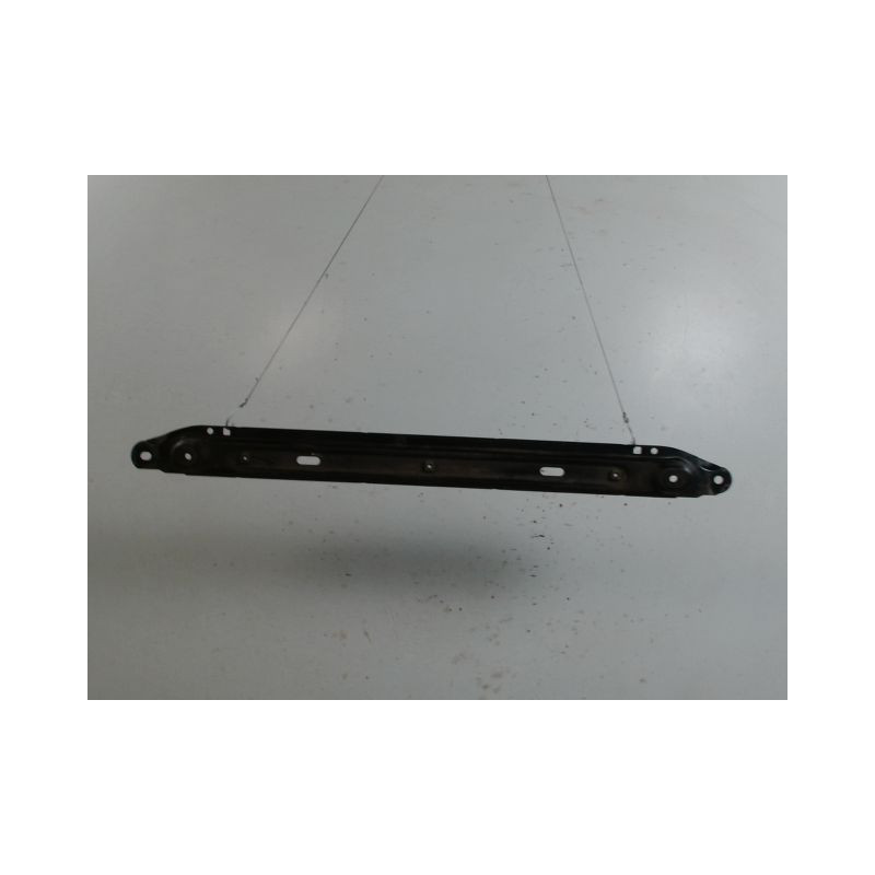 TRAVERSE INFERIEURE ARMATURE AVANT PEUGEOT 5008