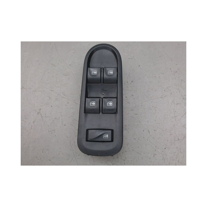 COMMANDE LEVE-GLACE PORTE AVG DACIA DUSTER