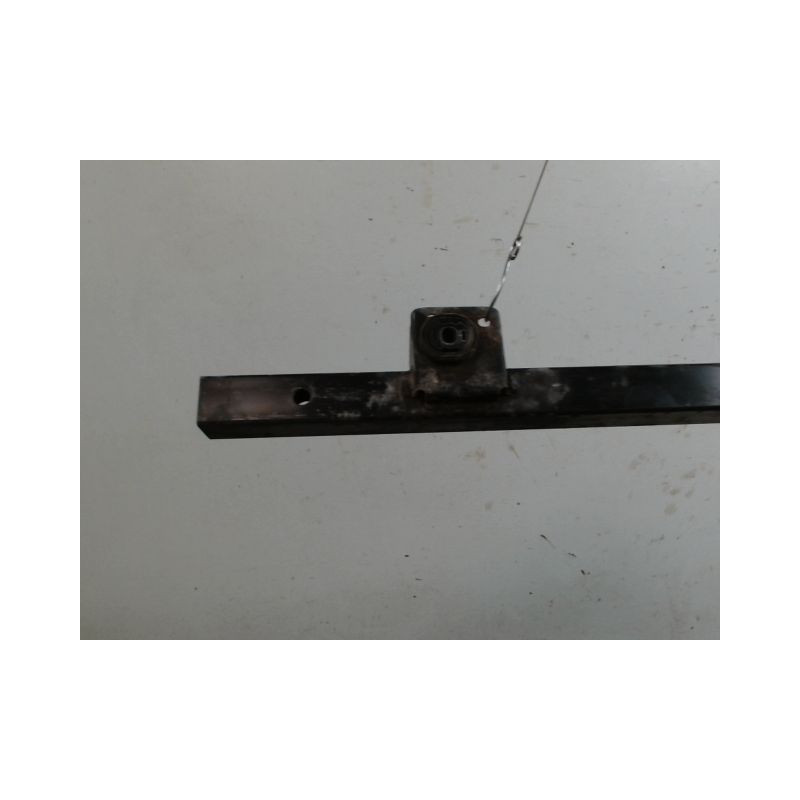 TRAVERSE INFERIEURE ARMATURE AVANT OPEL COMBO