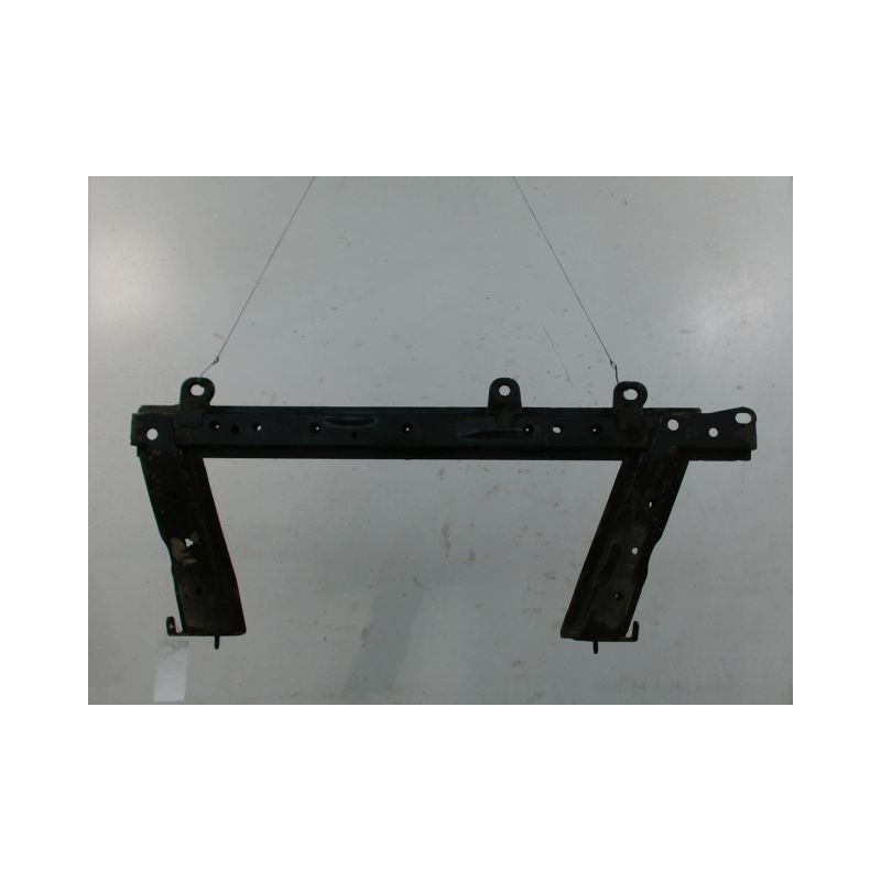 TRAVERSE INFERIEURE ARMATURE AVANT RENAULT CLIO