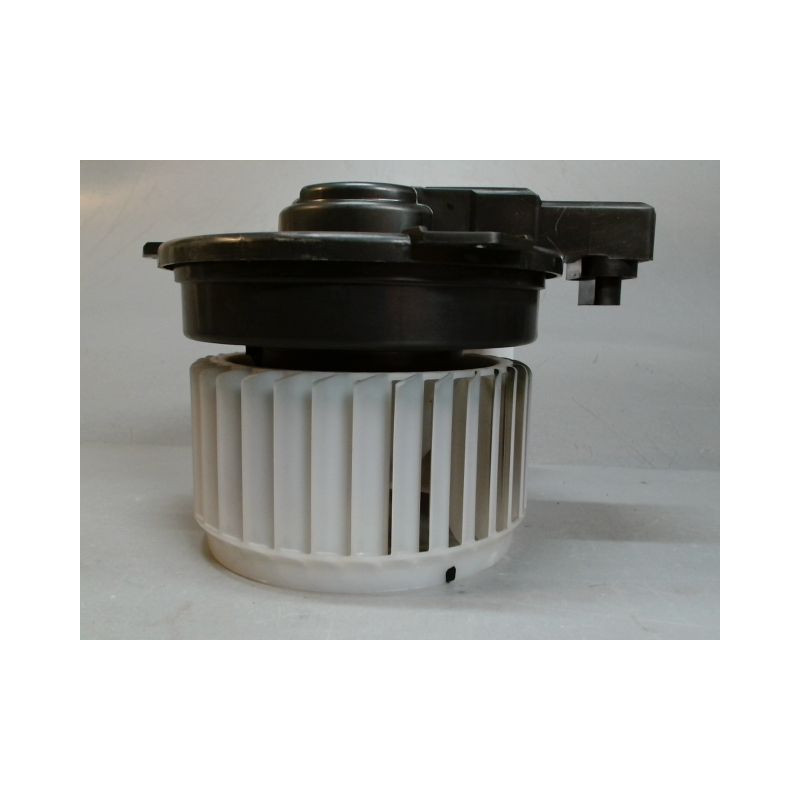 MOTEUR VENTILATEUR CHAUFFAGE MITSUBISHI SPACESTAR