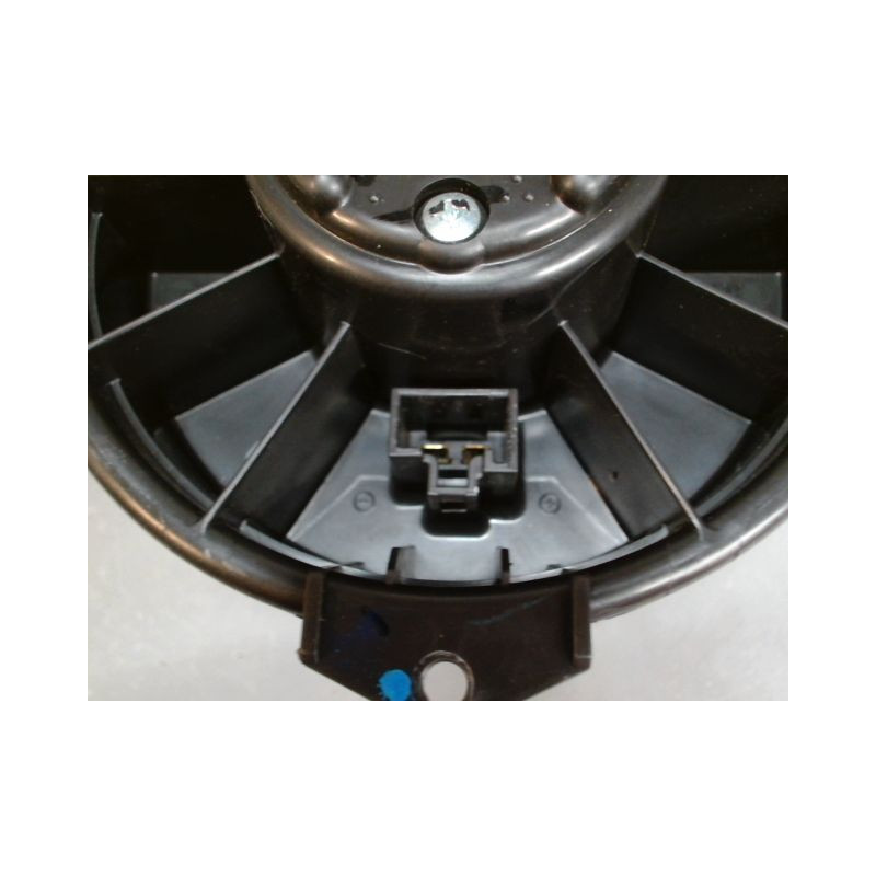MOTEUR VENTILATEUR CHAUFFAGE MITSUBISHI SPACESTAR