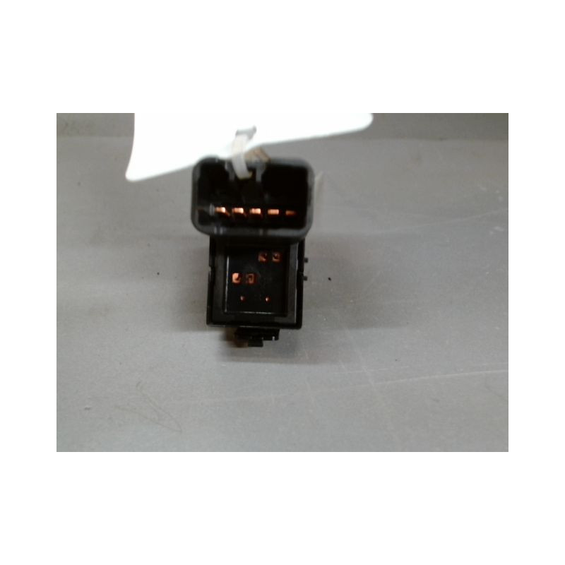 COMMANDE LEVE-GLACE PORTE AVD MITSUBISHI SPACESTAR