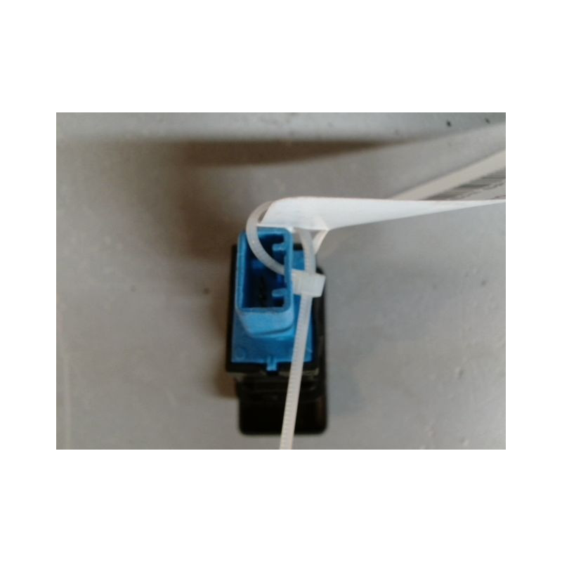 BOUTON DE WARNING MITSUBISHI SPACESTAR