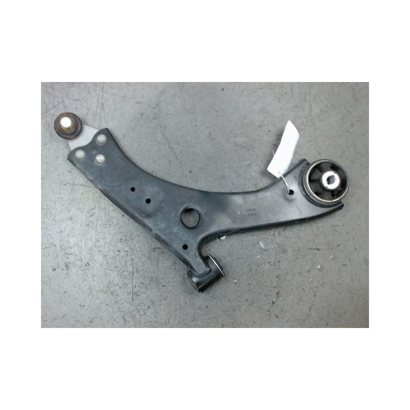 TRIANGLE INFERIEUR AVANT DROIT FORD KUGA