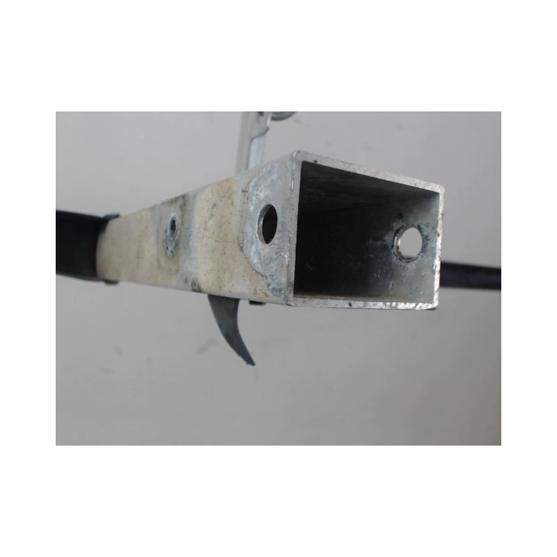 TRAVERSE INFERIEURE ARMATURE AVANT B.M.W. SERIE 5