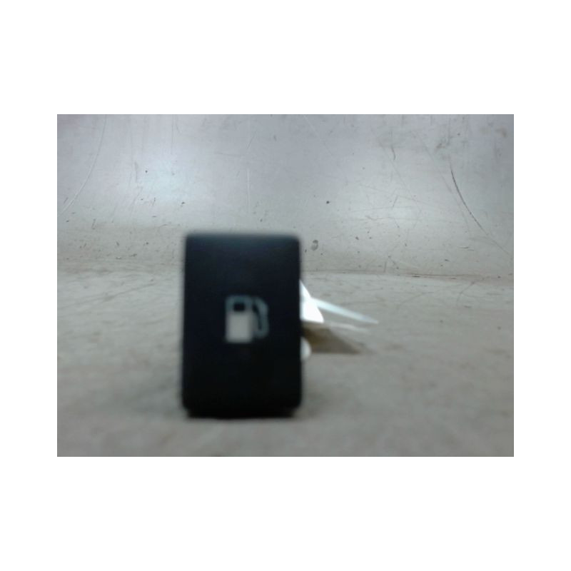 ACTIONNEUR TRAPPE CARBURANT LEXUS CT200H