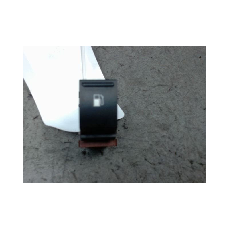 ACTIONNEUR TRAPPE CARBURANT VOLKSWAGEN GOLF V 2003-2009