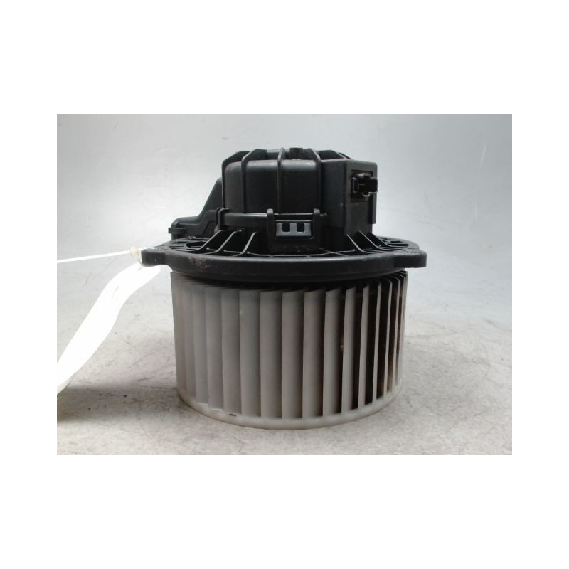 MOTEUR VENTILATEUR CHAUFFAGE KIA CARENS