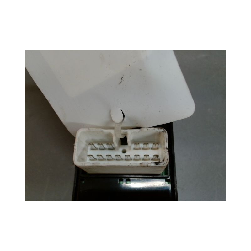 COMMANDE LEVE-GLACE PORTE AVG KIA CERATO 5P