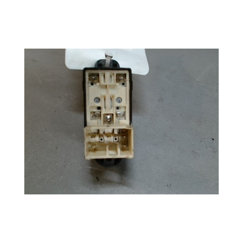 COMMANDE LEVE-GLACE PORTE ARD KIA CERATO 5P