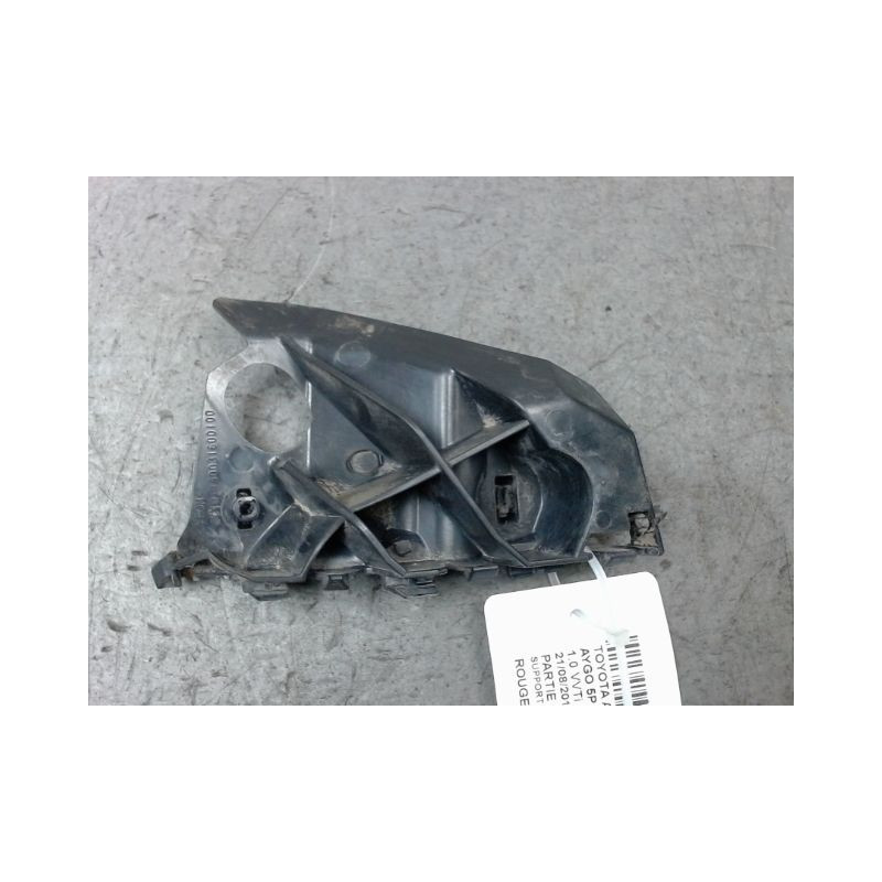 SUPPORT PARE-CHOC AVD TOYOTA AYGO 5P