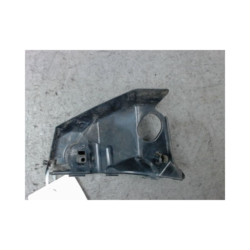 SUPPORT PARE-CHOC AVD TOYOTA AYGO 5P