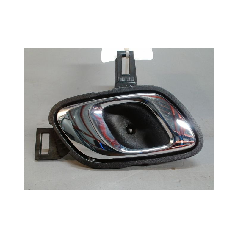 POIGNEE INTERIEURE PORTE AVANT DROIT DACIA SPRING