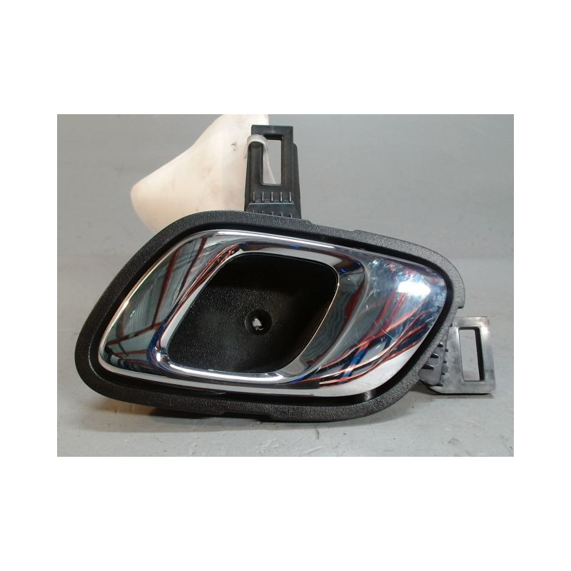 POIGNEE INTERIEURE PORTE AVANT GAUCHE DACIA SPRING