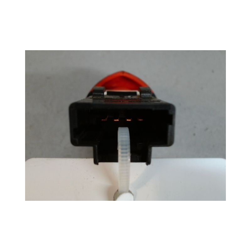 BOUTON DE WARNING RENAULT CLIO II CAMPUS 06-