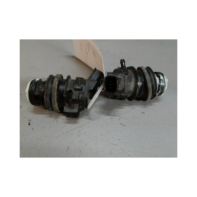 POMPE LAVE-GLACE AVANT TOYOTA PRIUS 2004-
