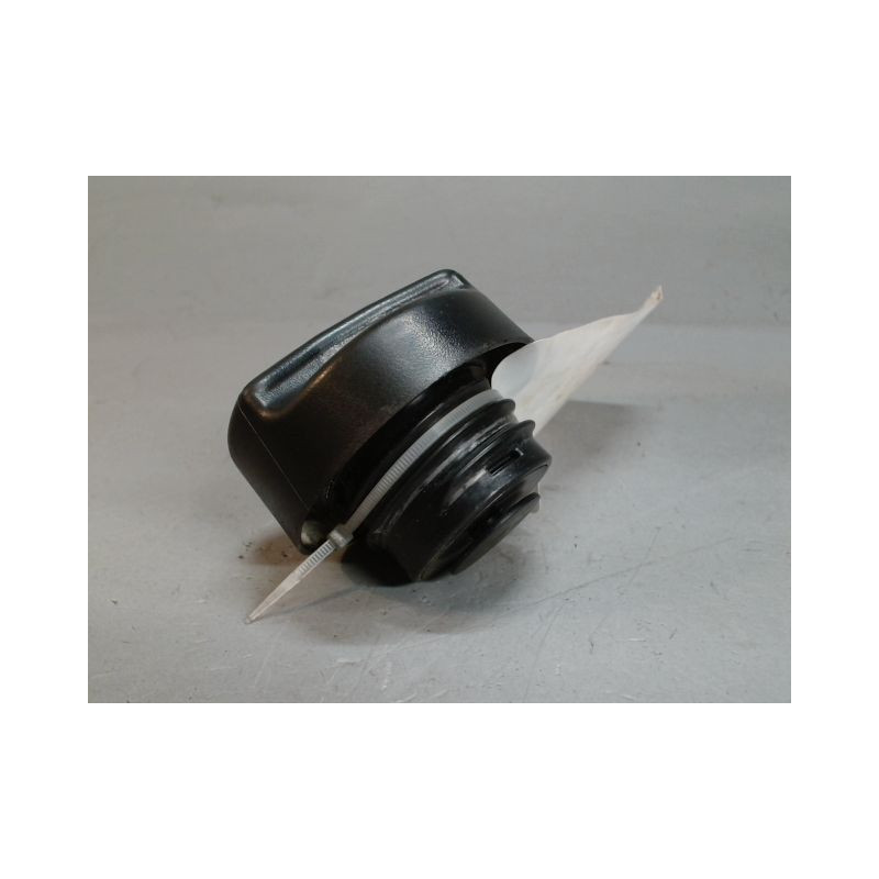 BOUCHON RESERVOIR A CARBURANT OPEL CORSA 93-97