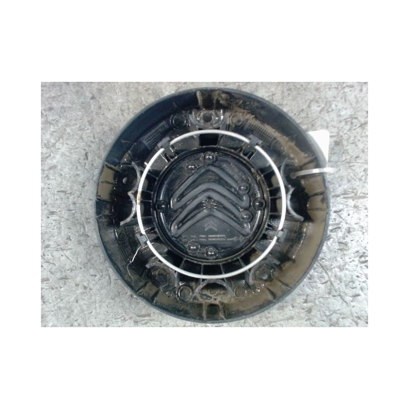 ENJOLIVEUR DE ROUE CITROEN BERLINGO FOURGON 2008-