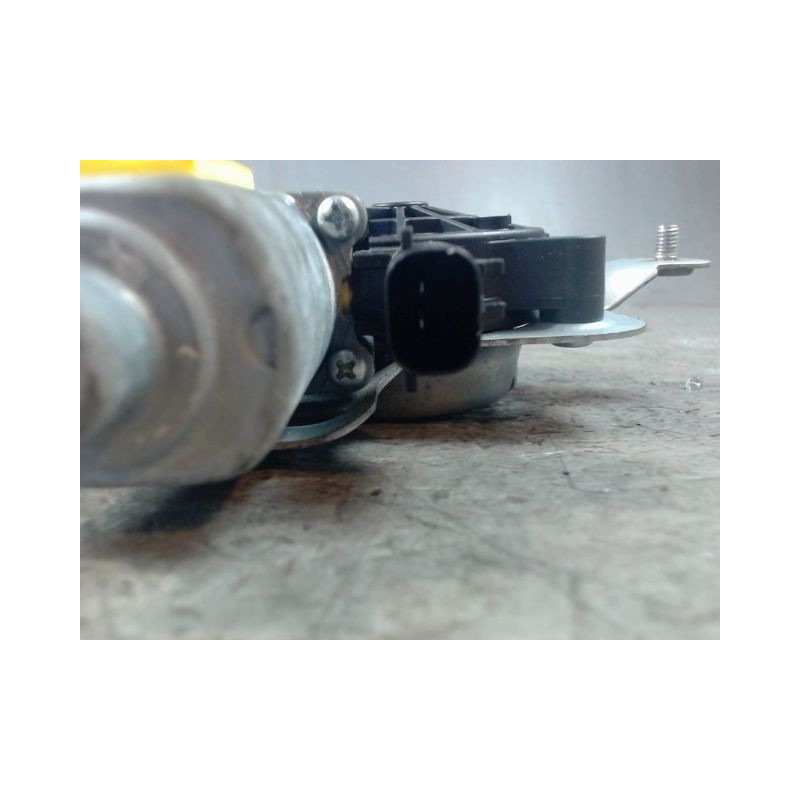 MECANISME+MOTEUR LEVE-GLACE AVANT DROIT SSANGYONG TIVOLI