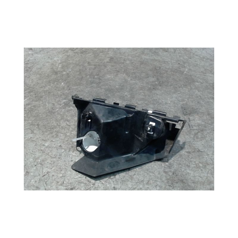 SUPPORT PARE-CHOC AVD TOYOTA AYGO 3P