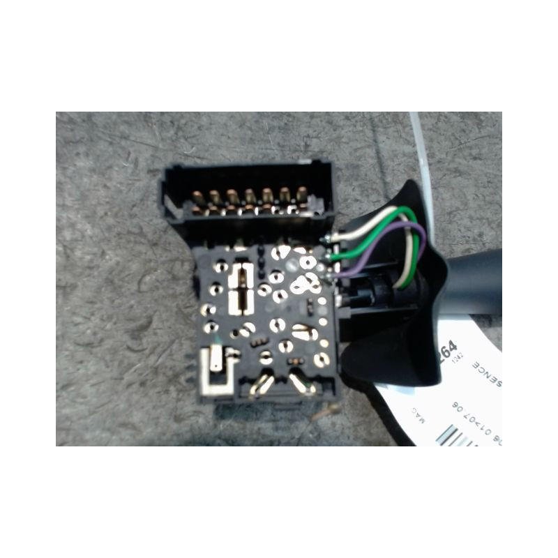 COMMANDE CLIGNOTANT RENAULT CLIO II PH.2 01-06