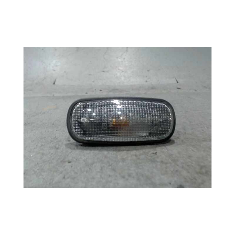 REPETITEUR AILE DROIT LAND ROVER FREELAND.