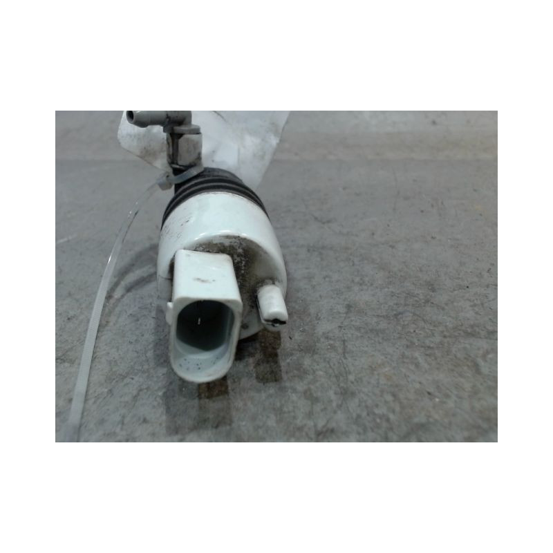 POMPE LAVE-GLACE AVANT MERCEDES CLASSE E