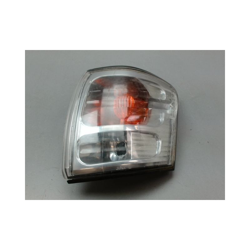 CLIGNOTANT GAUCHE TOYOTA HILUX SIMPLE CABINE 2.02-05