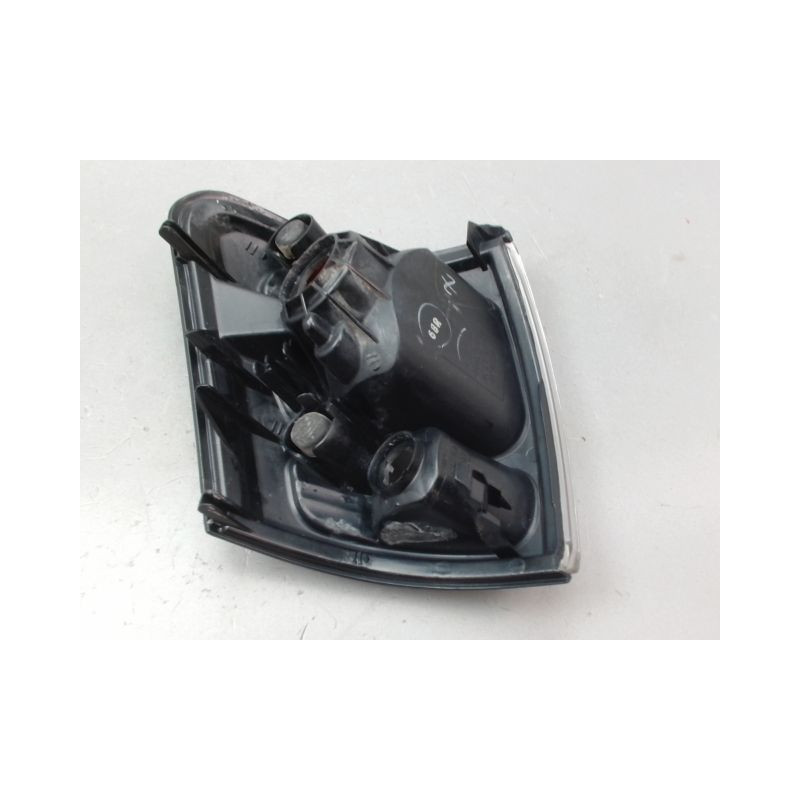 CLIGNOTANT GAUCHE TOYOTA HILUX SIMPLE CABINE 2.02-05
