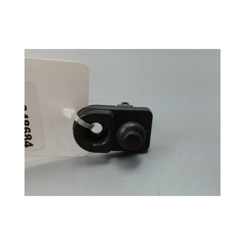 CONTACTEUR PORTE ARRIERE DROIT HYUNDAI I10