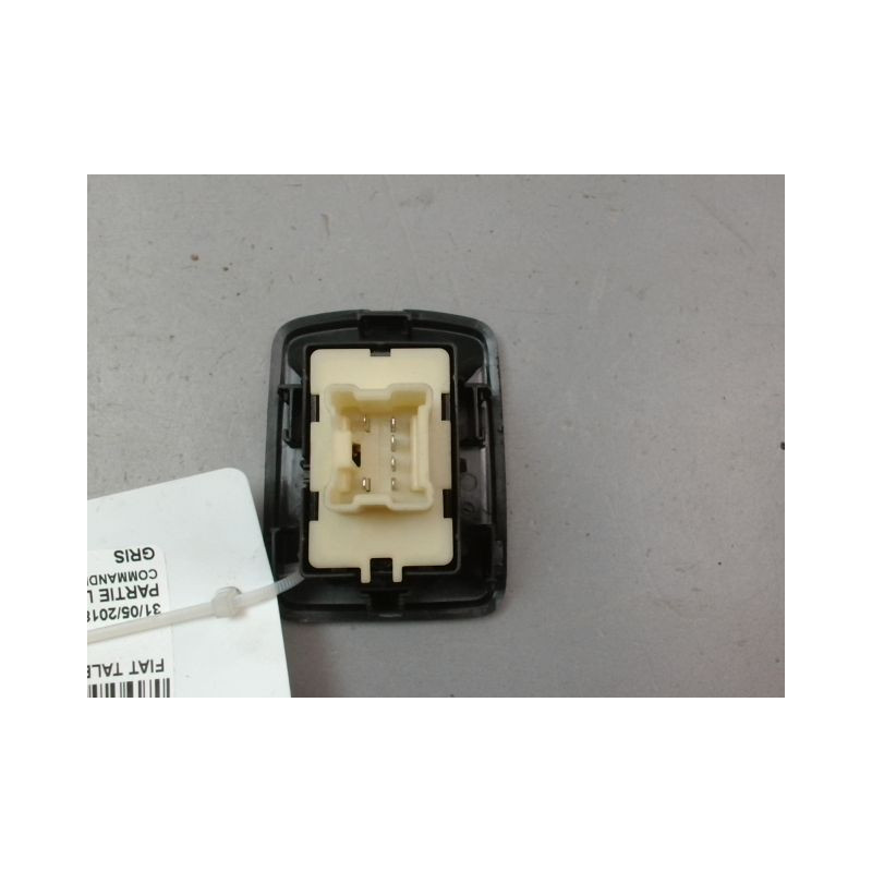 COMMANDE LEVE-GLACE PORTE AVD FIAT TALENTO