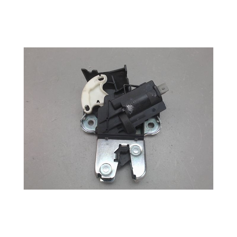 SERRURE COFFRE ARRIERE AUDI A4