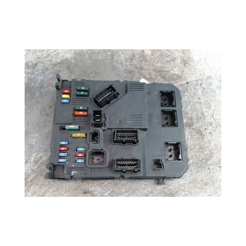 PLATINE FUSIBLE HABITACLE PEUGEOT 206 5P