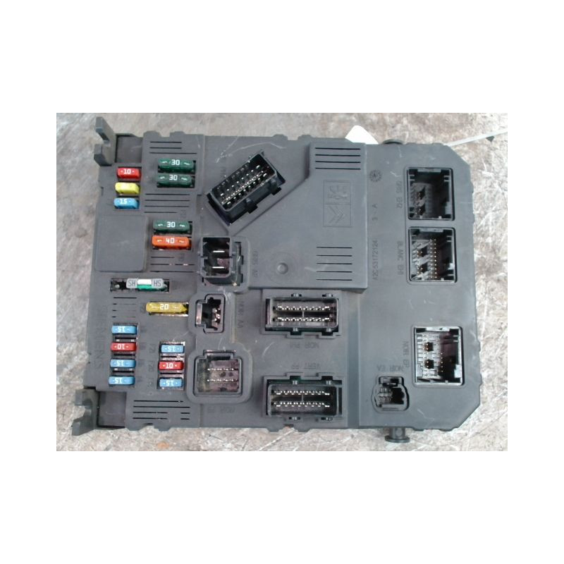 PLATINE FUSIBLE HABITACLE PEUGEOT 206 5P