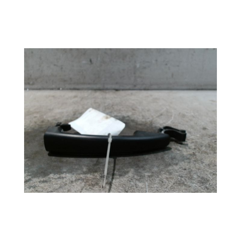 POIGNEE EXTERIEURE PORTE COULISSANTE DROIT PEUGEOT PARTNER TEPEE 2008-