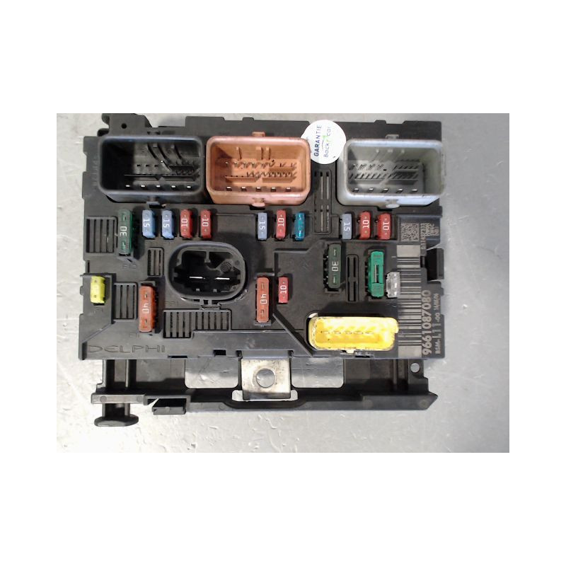 BOITE A FUSIBLES PEUGEOT 307